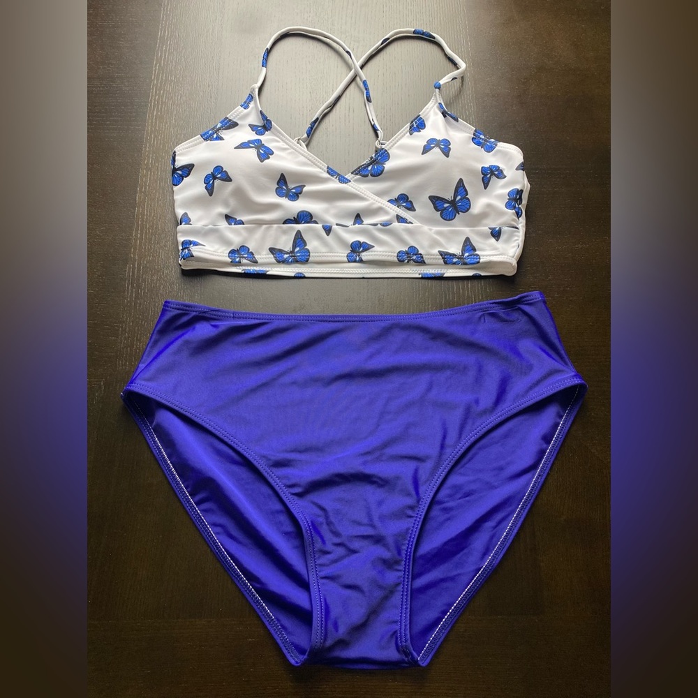 Woman Butterfly Print Bikini 2pc Swimsuit. Size Medium.